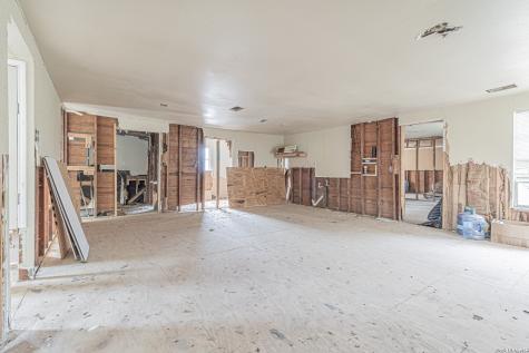 1714 W Constantinople Castroville TX 78009