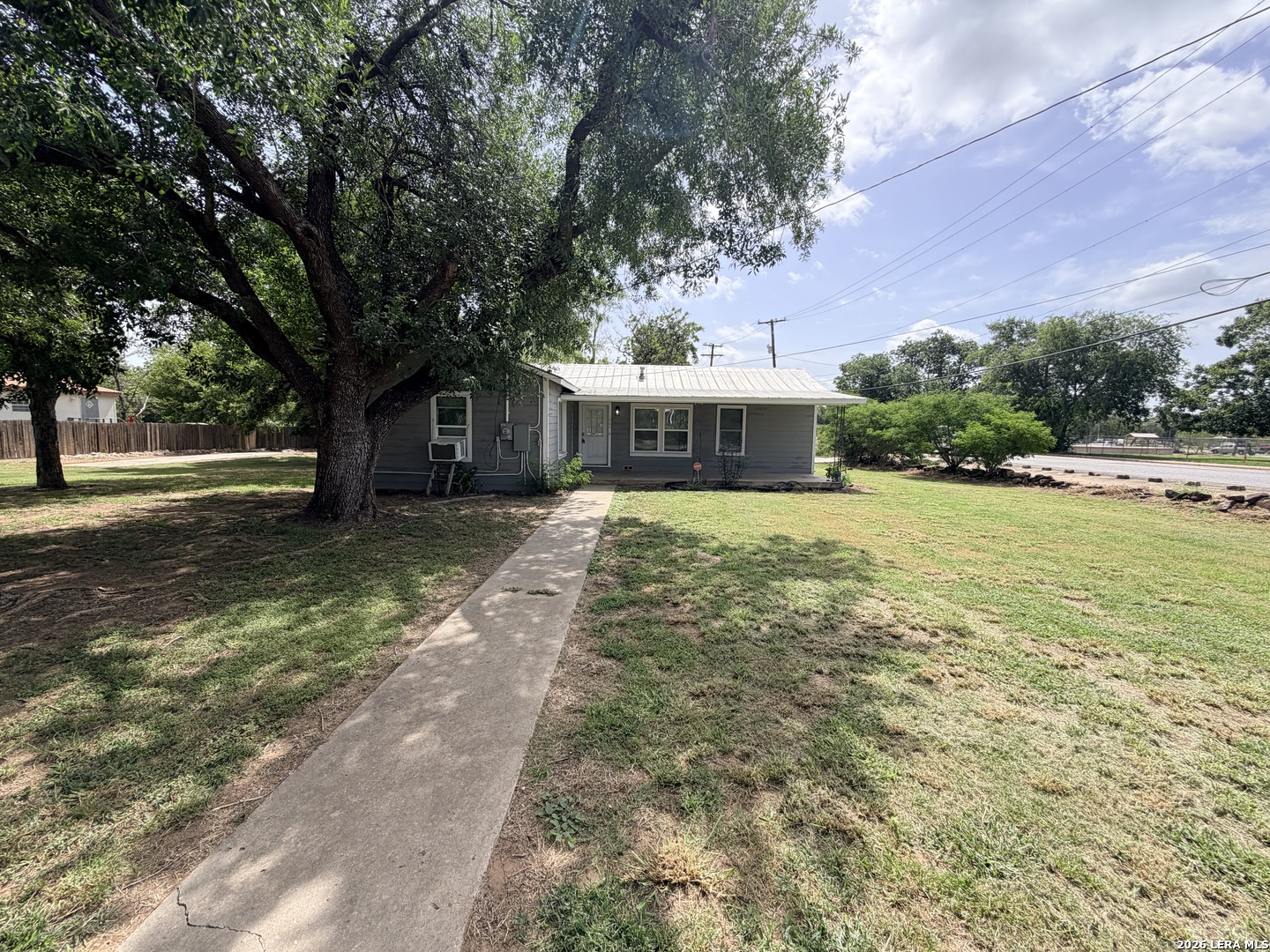 1404 N Main Street Pleasanton TX 78064