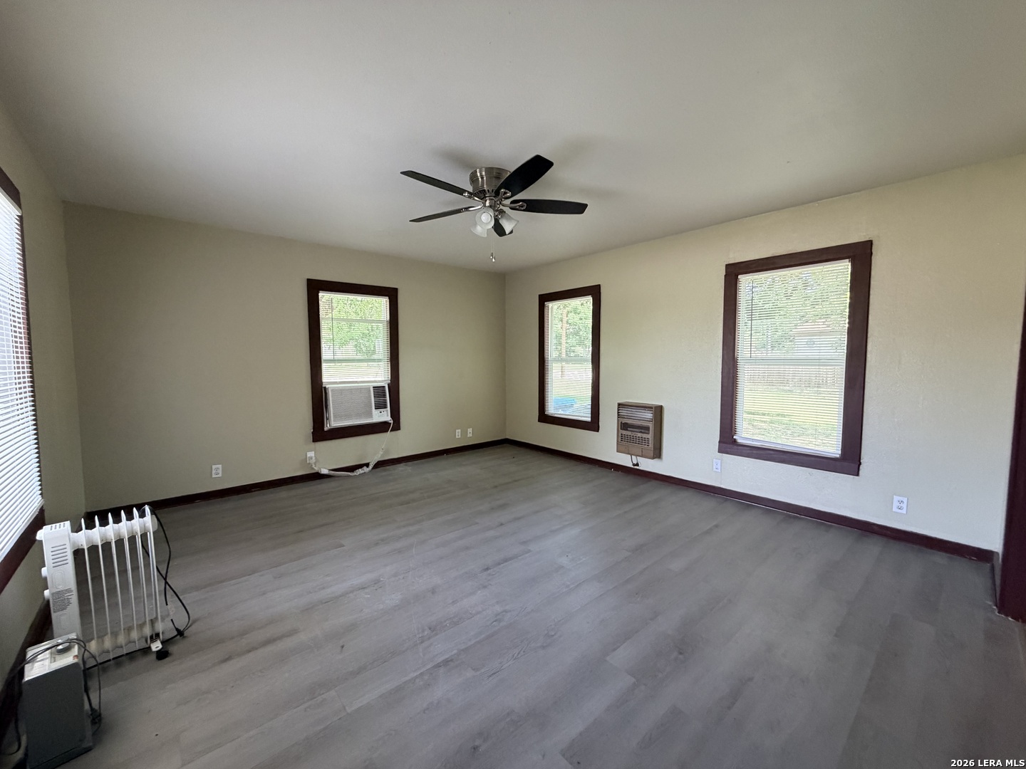 1404 N Main Street Pleasanton TX 78064