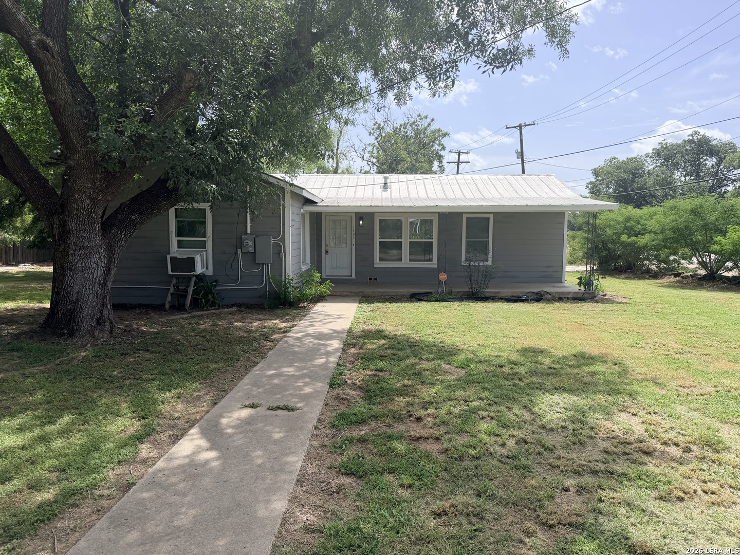 1404 N Main Street Pleasanton TX 78064