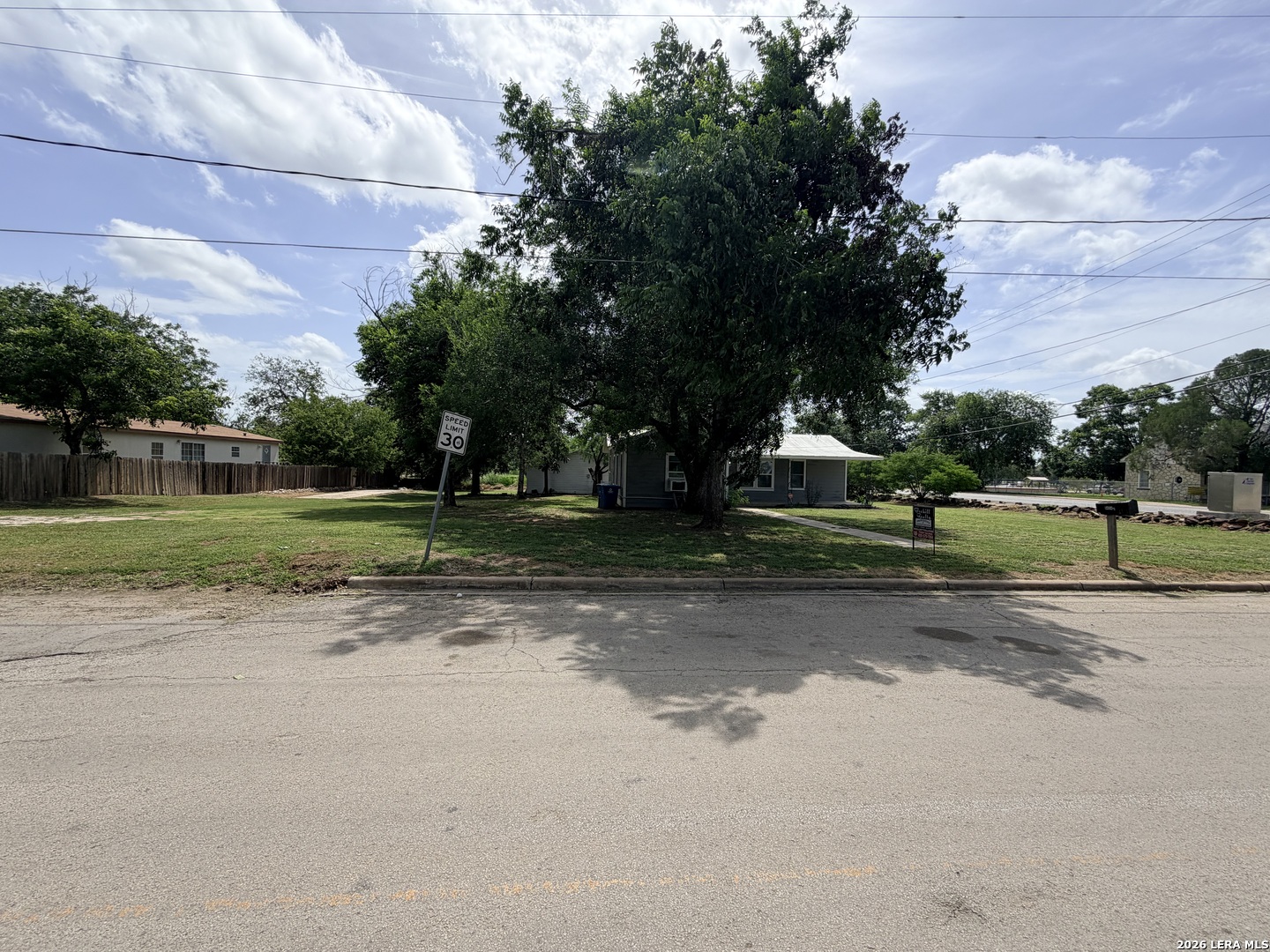 1404 N Main Street Pleasanton TX 78064