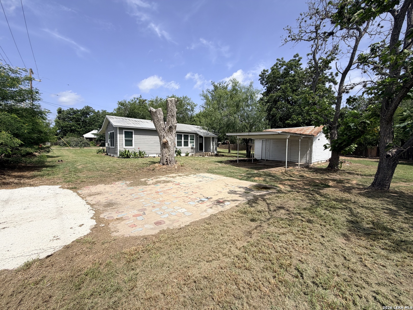 1404 N Main Street Pleasanton TX 78064