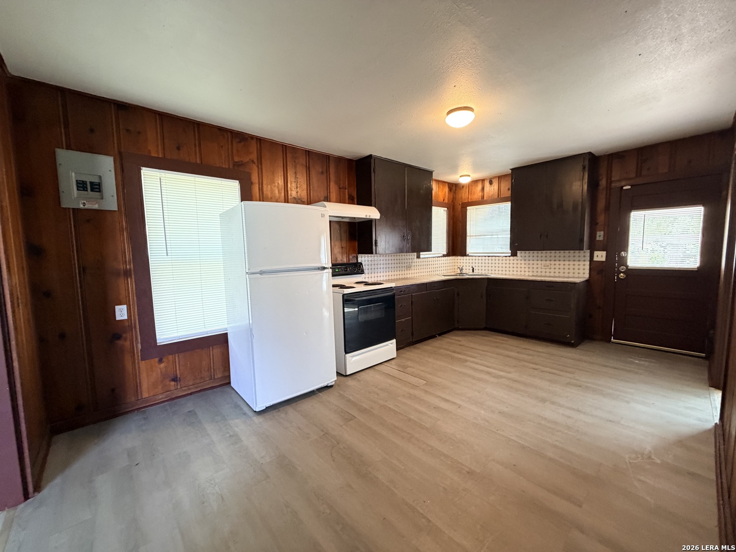 1404 N Main Street Pleasanton TX 78064