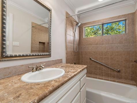 9 Rugby Lane San Antonio TX 78257