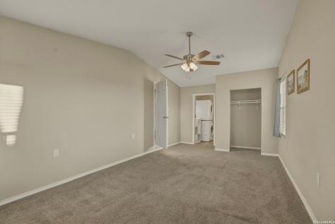 7924 County Road 128 Floresville TX 78114
