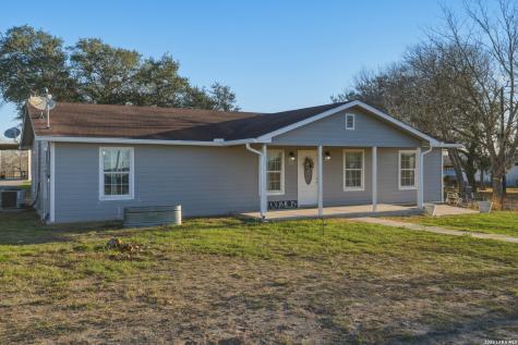 7924 County Road 128 Floresville TX 78114