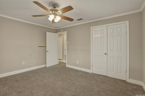 7924 County Road 128 Floresville TX 78114