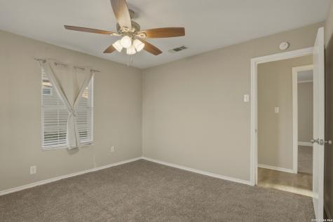 7924 County Road 128 Floresville TX 78114