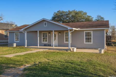 7924 County Road 128 Floresville TX 78114