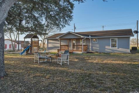7924 County Road 128 Floresville TX 78114