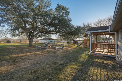 7924 County Road 128 Floresville TX 78114