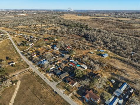 7924 County Road 128 Floresville TX 78114