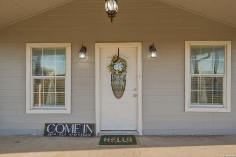 7924 County Road 128 Floresville TX 78114