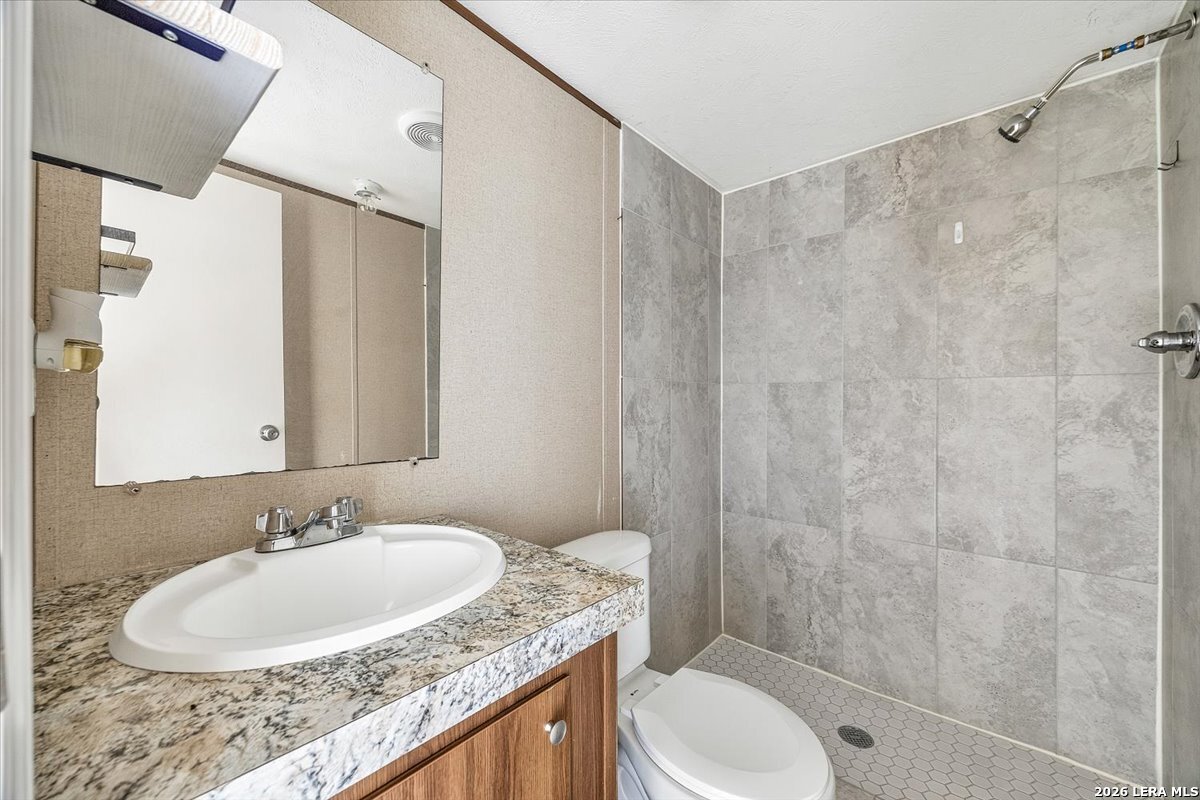 122 Amber Lane Poteet TX 78065
