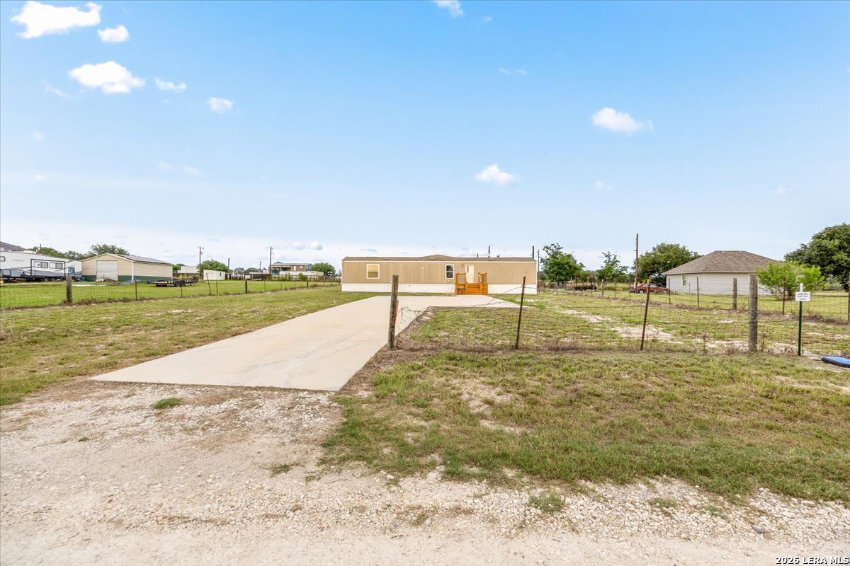 122 Amber Lane Poteet TX 78065