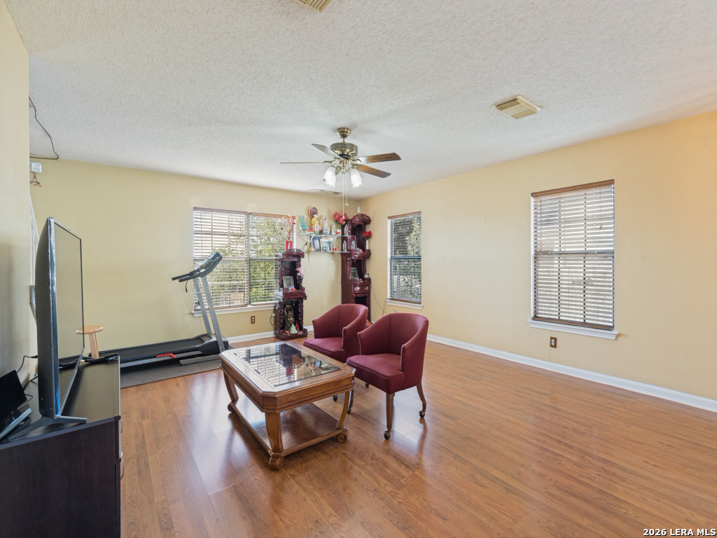 8022 Chestnut Ash Drive Converse TX 78109