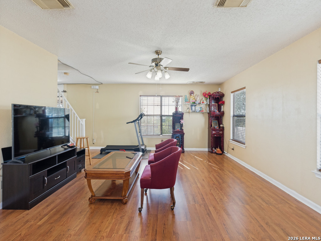 8022 Chestnut Ash Drive Converse TX 78109