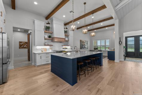 411 Acorn Trail Seguin TX 78155