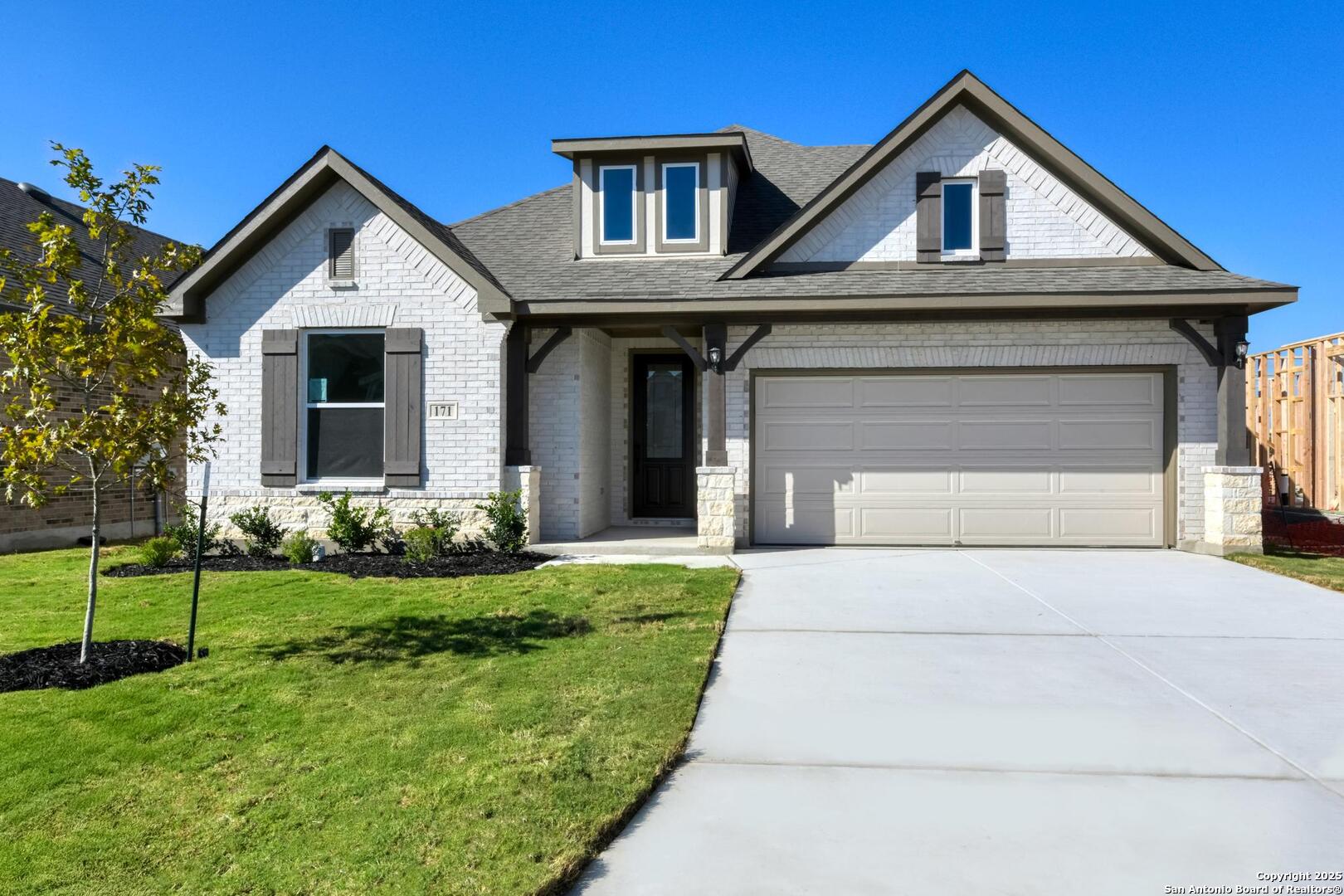 171 Heidi Hill Castroville TX 78009