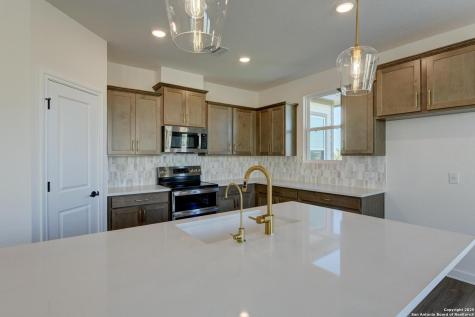 171 Heidi Hill Castroville TX 78009