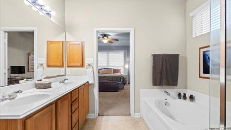 325 Golden Bear Drive Cibolo TX 78108