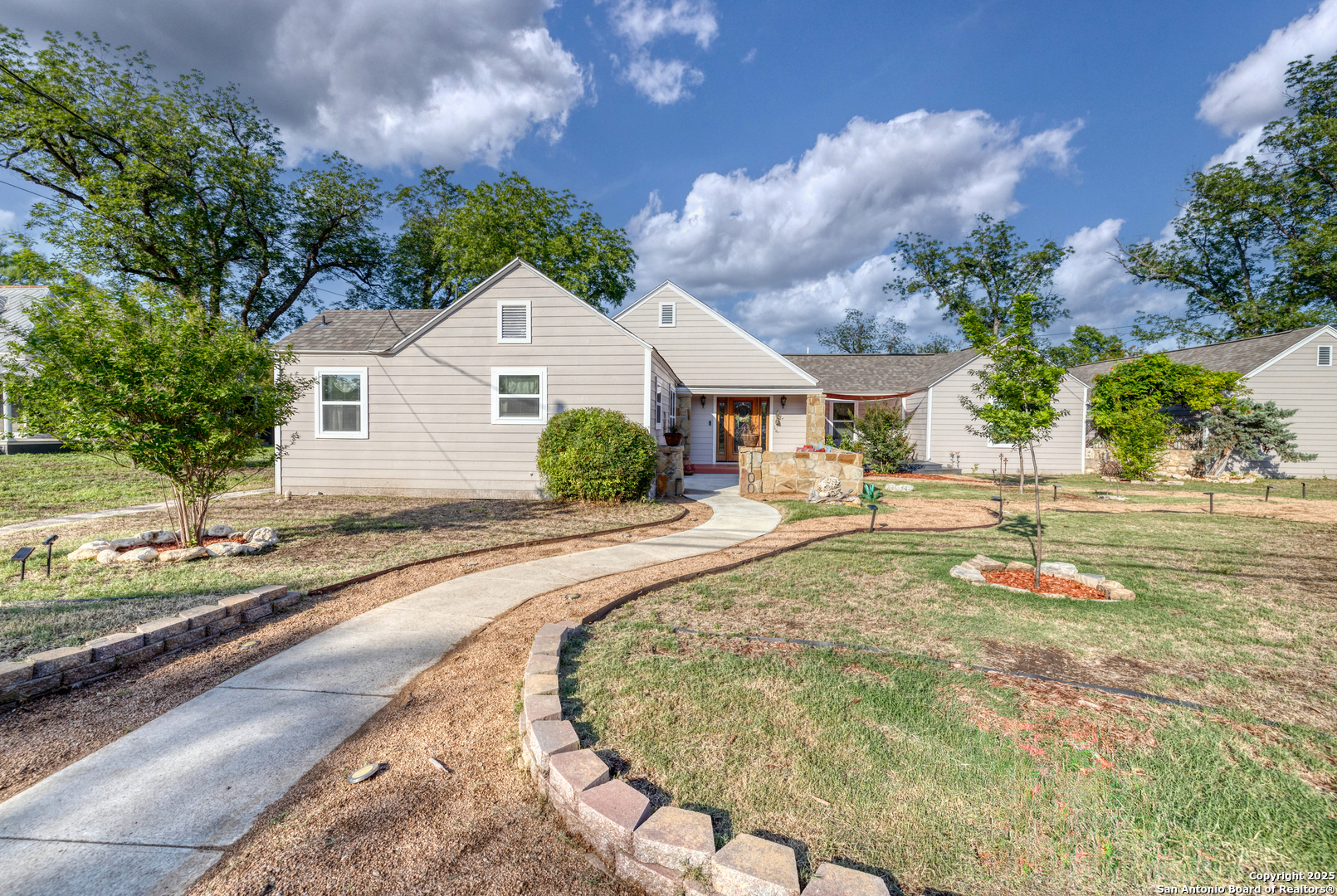 1100 N High Uvalde TX 78801