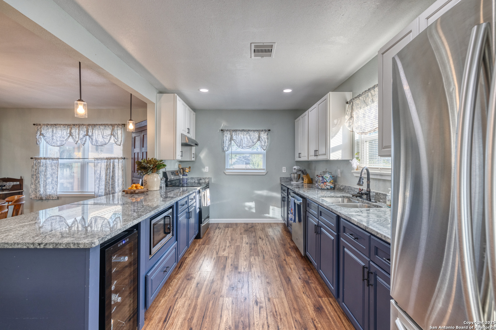 1100 N High Uvalde TX 78801