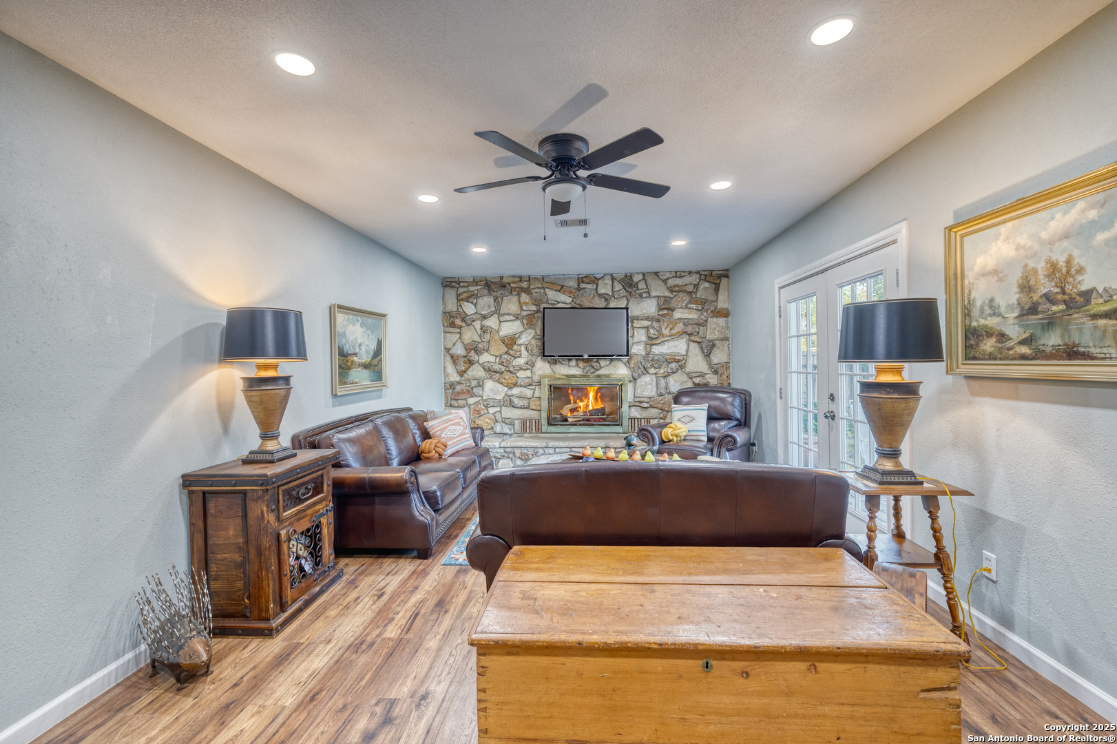 1100 N High Uvalde TX 78801
