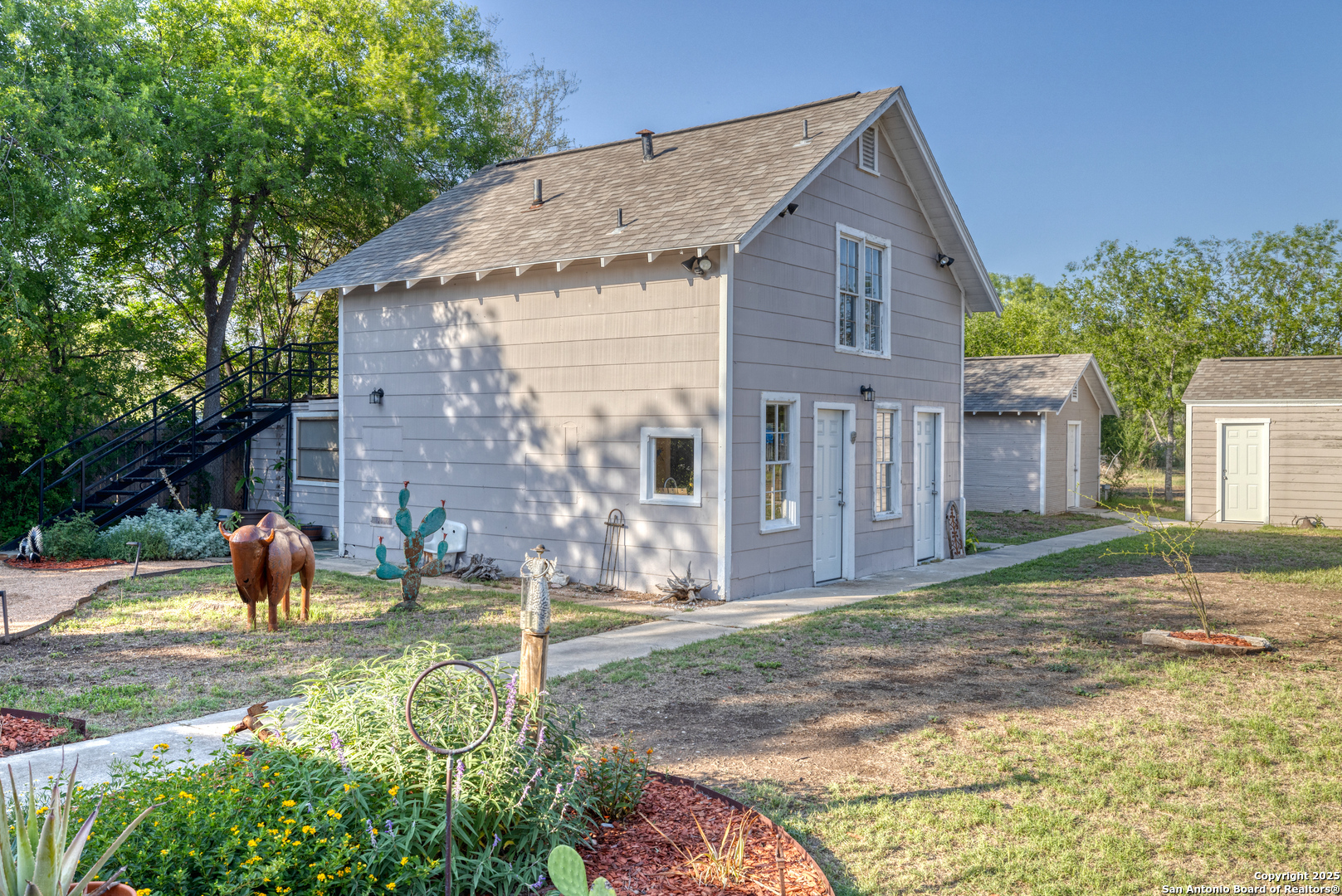 1100 N High Uvalde TX 78801