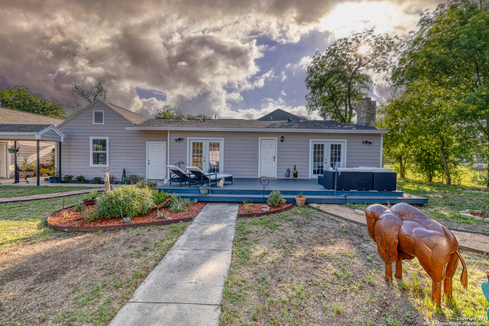 1100 N High Uvalde TX 78801