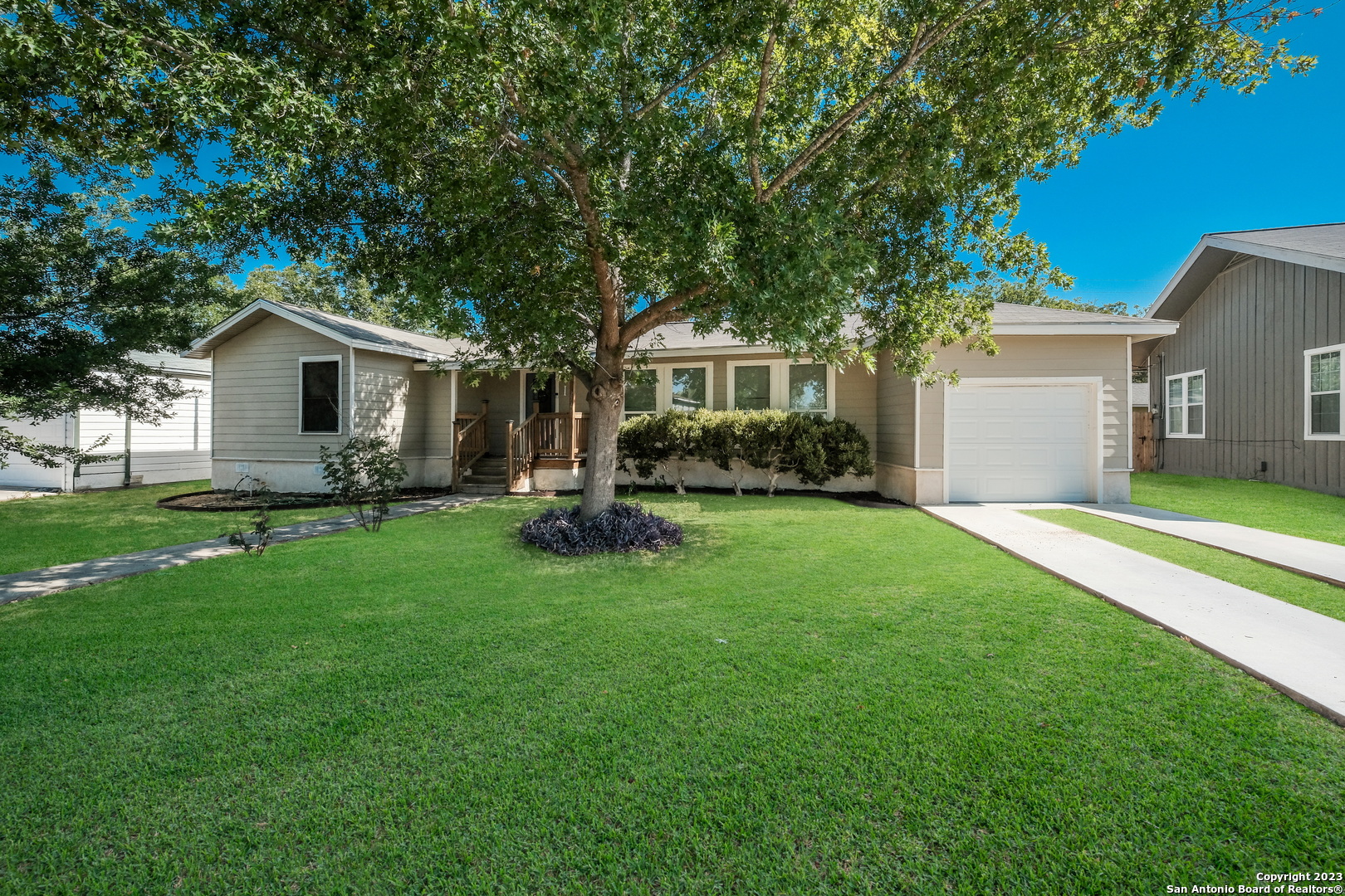 2726 W Mistletoe Avenue San Antonio TX 78228