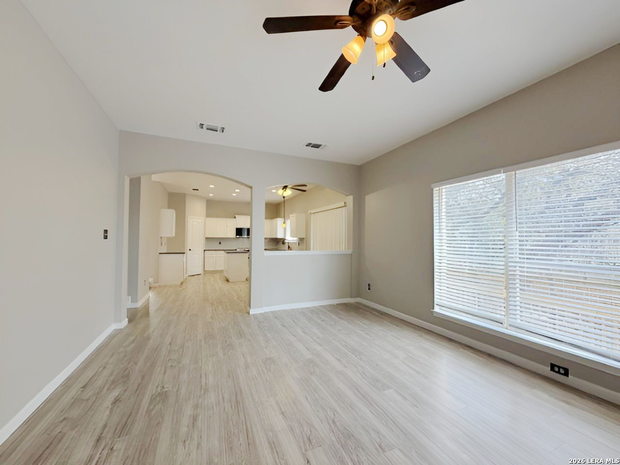 4122 Knollbluff San Antonio TX 78247