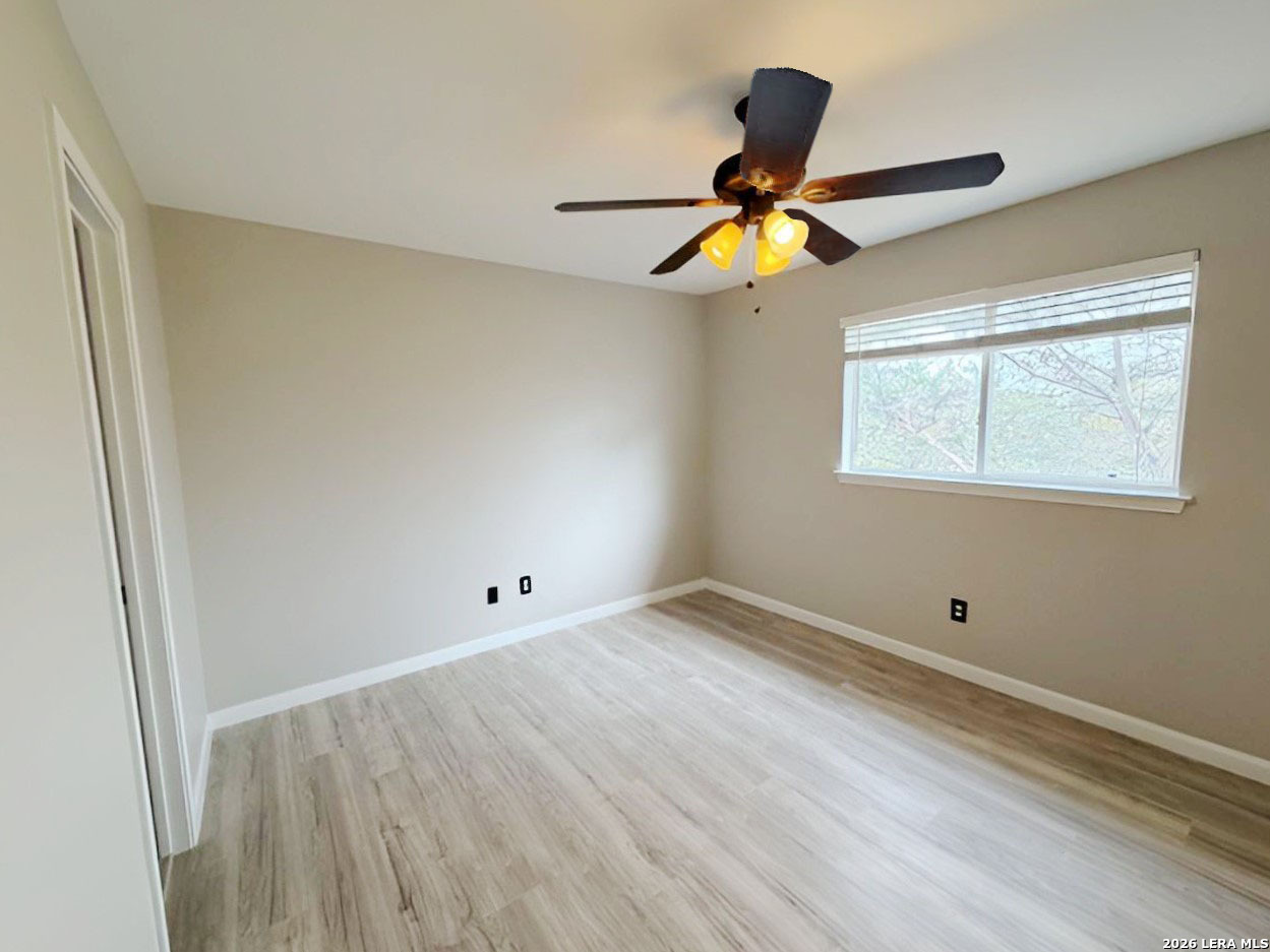 4122 Knollbluff San Antonio TX 78247