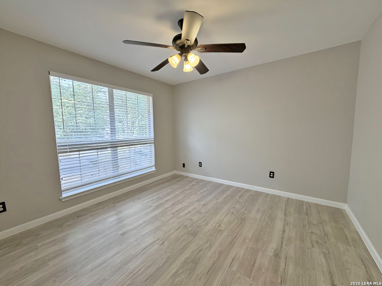 4122 Knollbluff San Antonio TX 78247