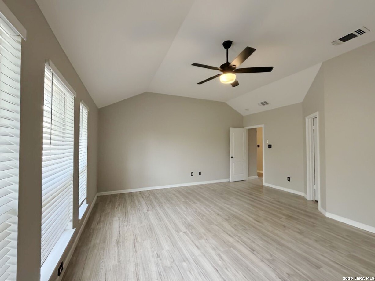 4122 Knollbluff San Antonio TX 78247