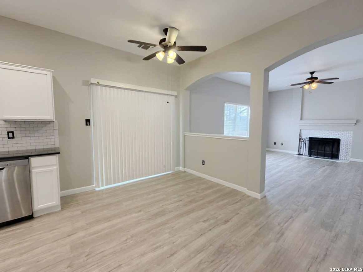 4122 Knollbluff San Antonio TX 78247