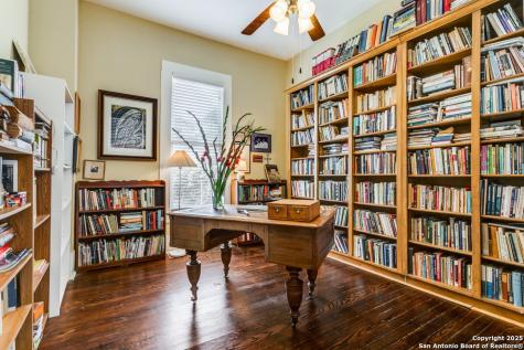 305 W Ashby Place San Antonio TX 78212