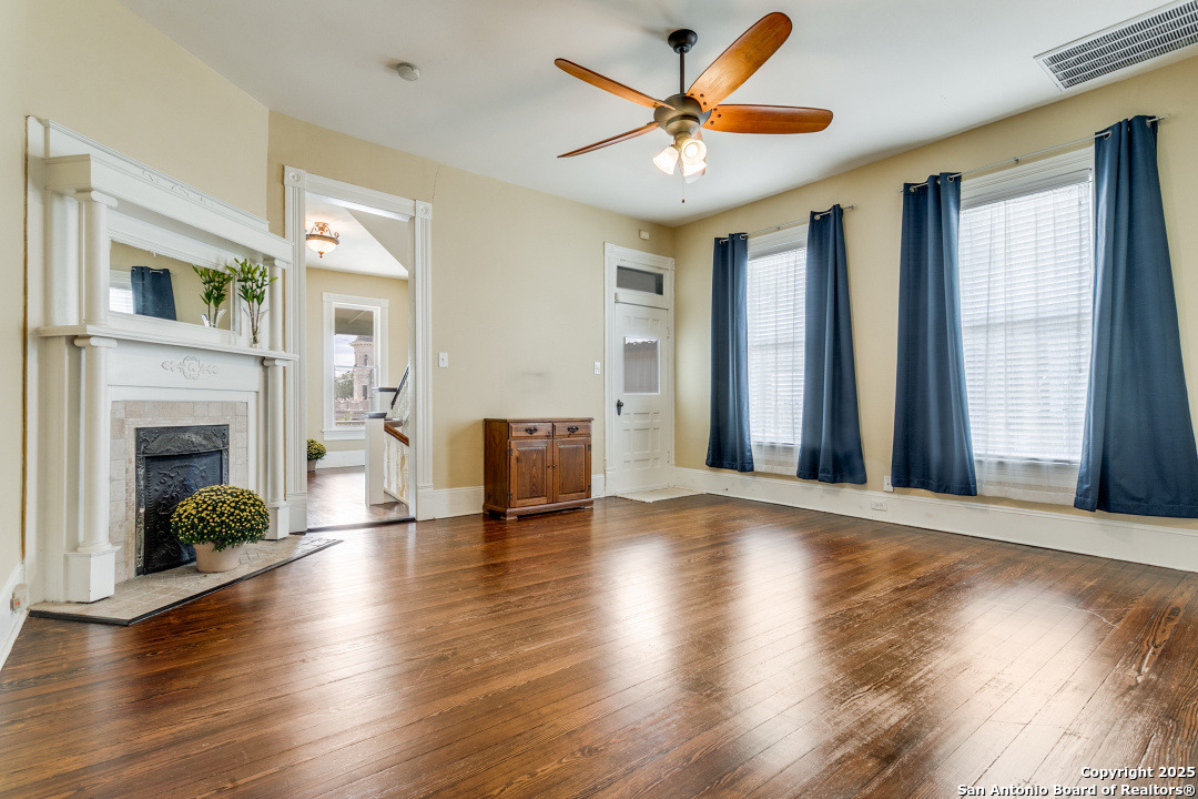 305 W Ashby Place San Antonio TX 78212