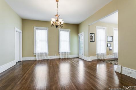 305 W Ashby Place San Antonio TX 78212