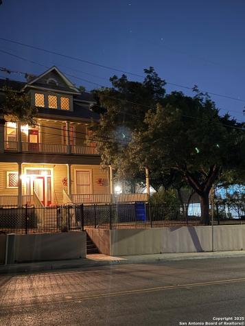 305 W Ashby Place San Antonio TX 78212