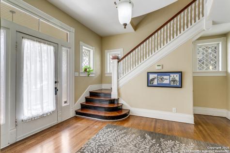 305 W Ashby Place San Antonio TX 78212
