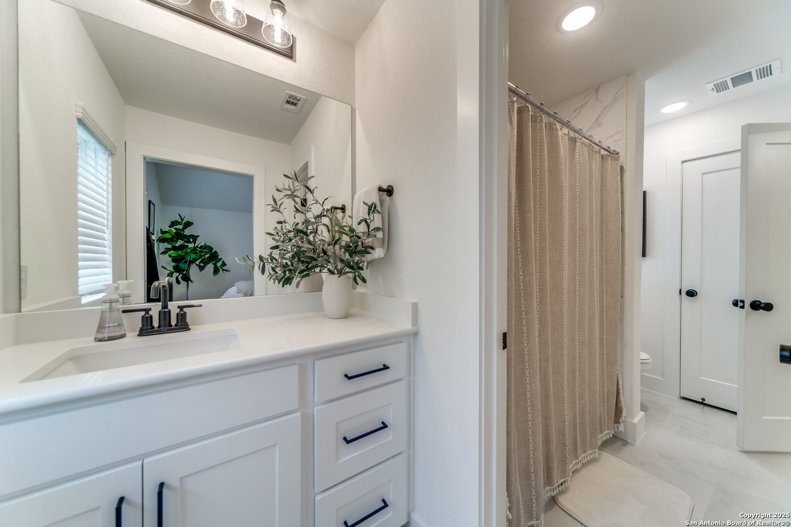 10003 Ellenora Boerne TX 78006