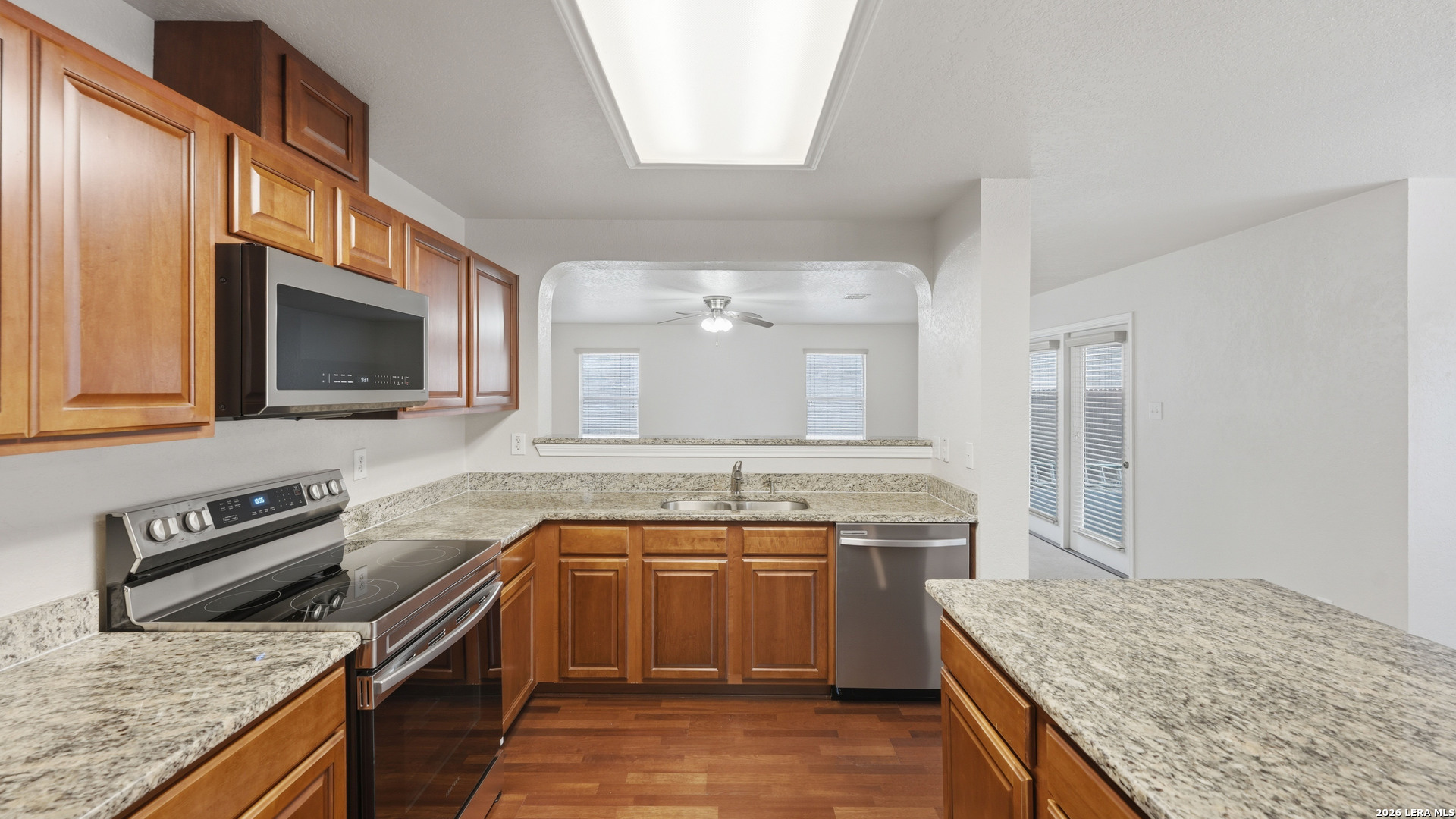 11004 Forest Pass Live Oak TX 78233