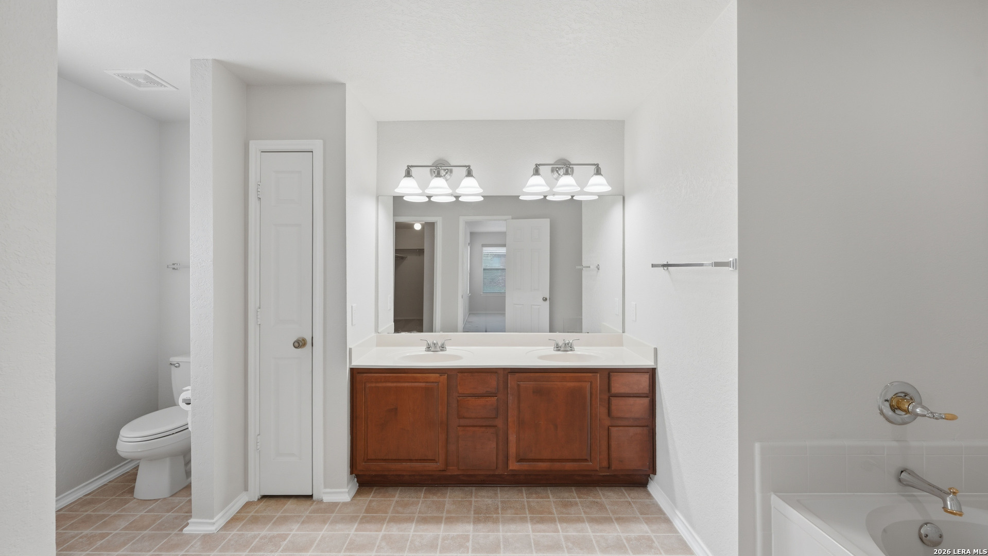 11004 Forest Pass Live Oak TX 78233