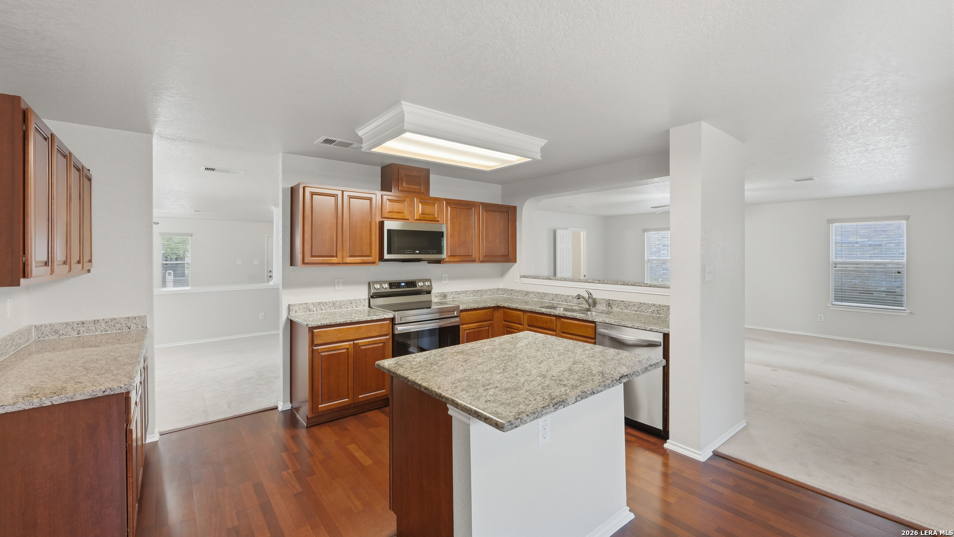 11004 Forest Pass Live Oak TX 78233