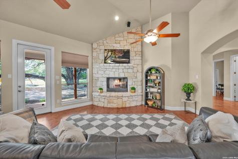 10319 Oak Forest New Braunfels TX 78132