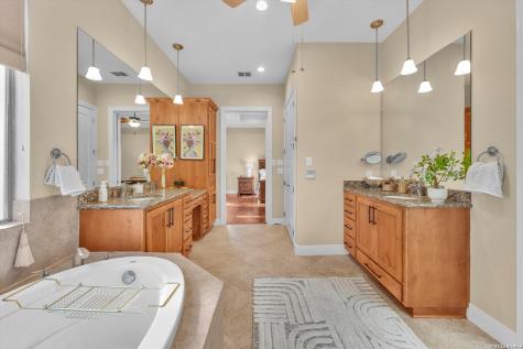 10319 Oak Forest New Braunfels TX 78132