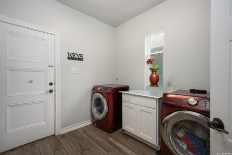 15214 Comanche Wolf San Antonio TX 78233