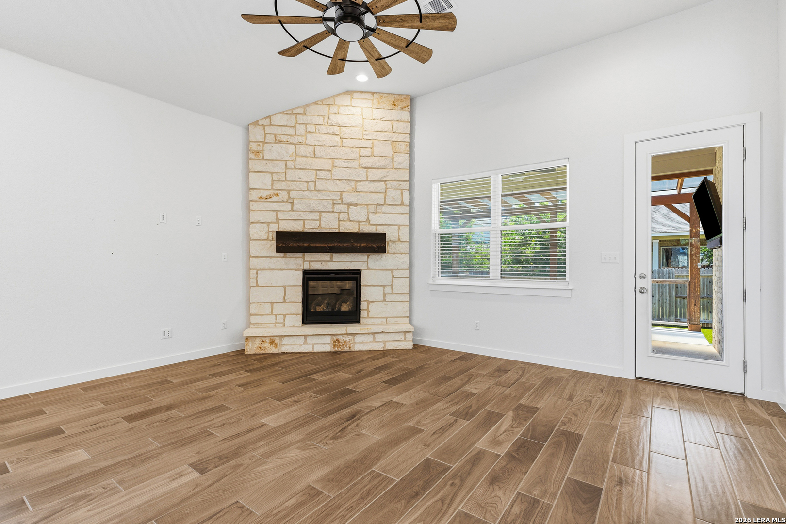 2233 Hoja New Braunfels TX 78132
