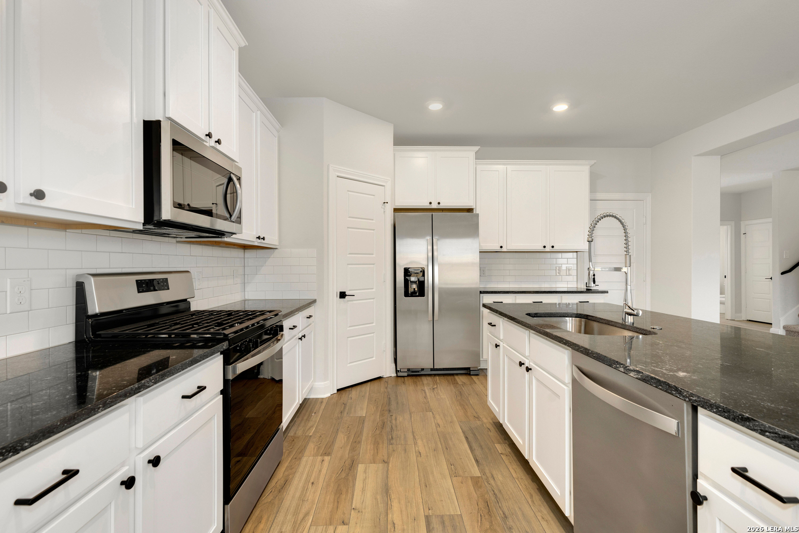 6509 Titan Park Converse TX 78109